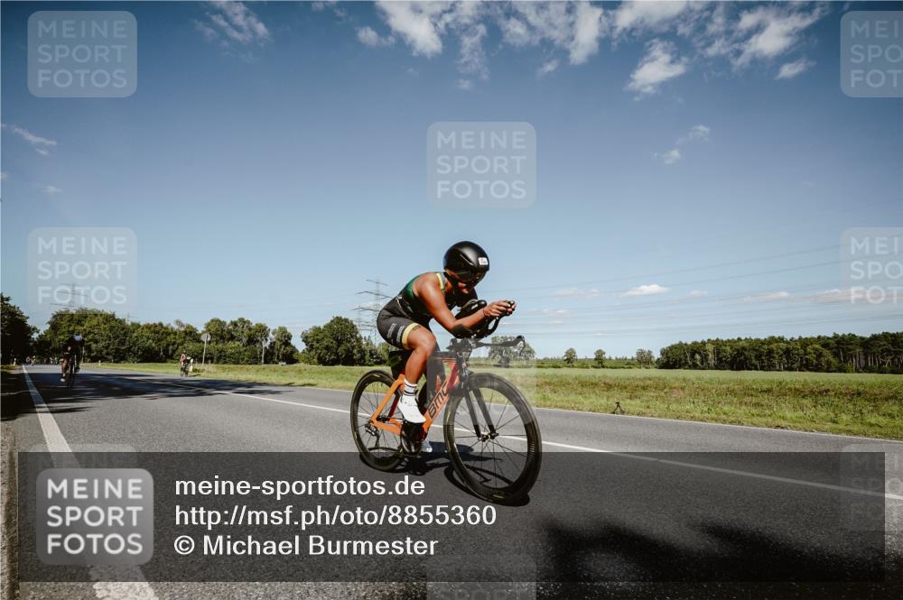 07.09.2025 - 19. Norderstedt Triathlon Michael Burmester http://msf.ph/oto/8855360 07.09.2025 15:10:59 Radfahren 472, 1500 meine-sportfotos.de