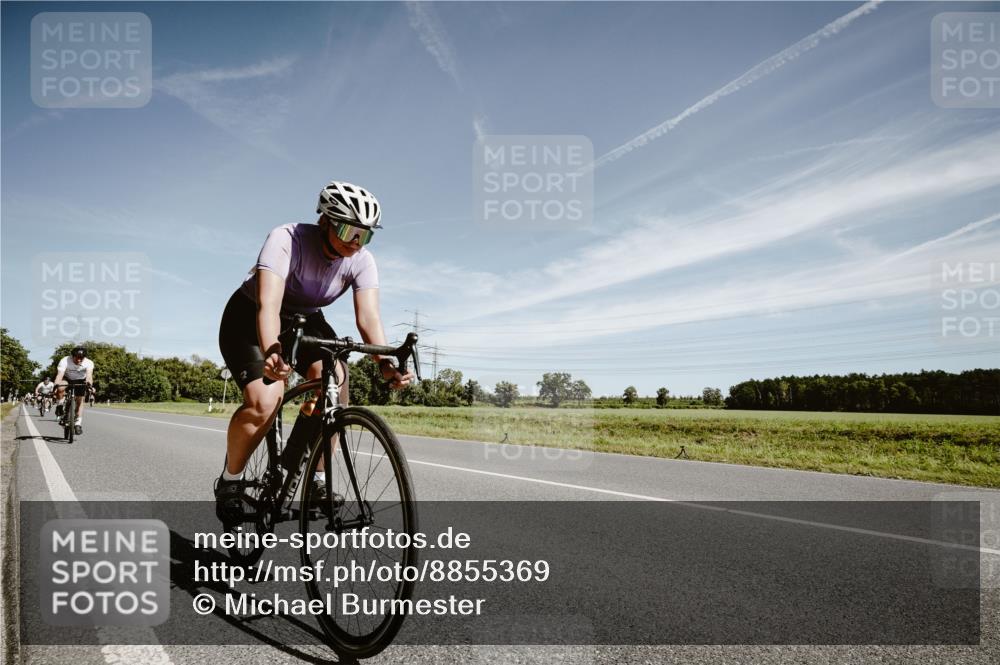 07.09.2025 - 19. Norderstedt Triathlon Michael Burmester http://msf.ph/oto/8855369 07.09.2025 12:07:11 Radfahren 176, 709, 778, 828 meine-sportfotos.de