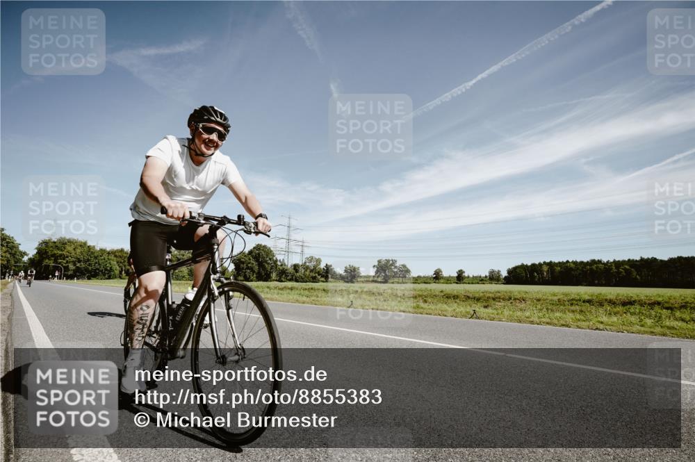 07.09.2025 - 19. Norderstedt Triathlon Michael Burmester http://msf.ph/oto/8855383 07.09.2025 12:07:15 Radfahren 164, 709, 778, 828 meine-sportfotos.de