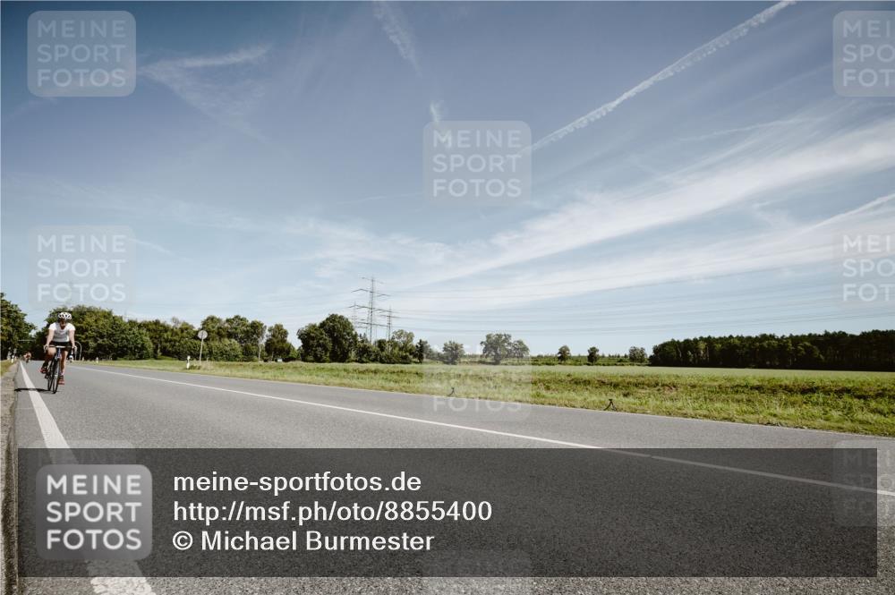 07.09.2025 - 19. Norderstedt Triathlon Michael Burmester http://msf.ph/oto/8855400 07.09.2025 12:07:26 Radfahren 861, 1277, 1398 meine-sportfotos.de