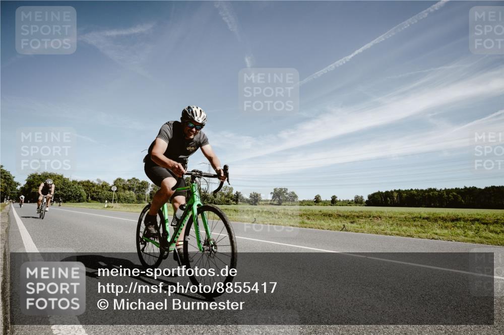 07.09.2025 - 19. Norderstedt Triathlon Michael Burmester http://msf.ph/oto/8855417 07.09.2025 12:07:37 Radfahren 151, 273, 748 meine-sportfotos.de