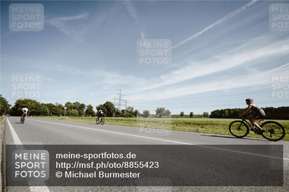 07.09.2025 - 19. Norderstedt Triathlon Michael Burmester http://msf.ph/oto/8855423 07.09.2025 12:07:40 Radfahren 151, 748, 838 meine-sportfotos.de