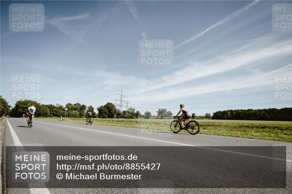 07.09.2025 - 19. Norderstedt Triathlon Michael Burmester http://msf.ph/oto/8855427 07.09.2025 12:07:40 Radfahren 151, 748, 838 meine-sportfotos.de
