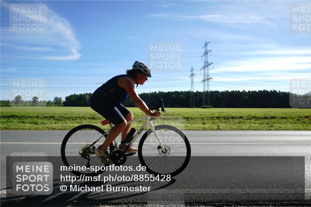 07.09.2025 - 19. Norderstedt Triathlon Michael Burmester http://msf.ph/oto/8855428 07.09.2025 10:25:04 Radfahren 1111 meine-sportfotos.de