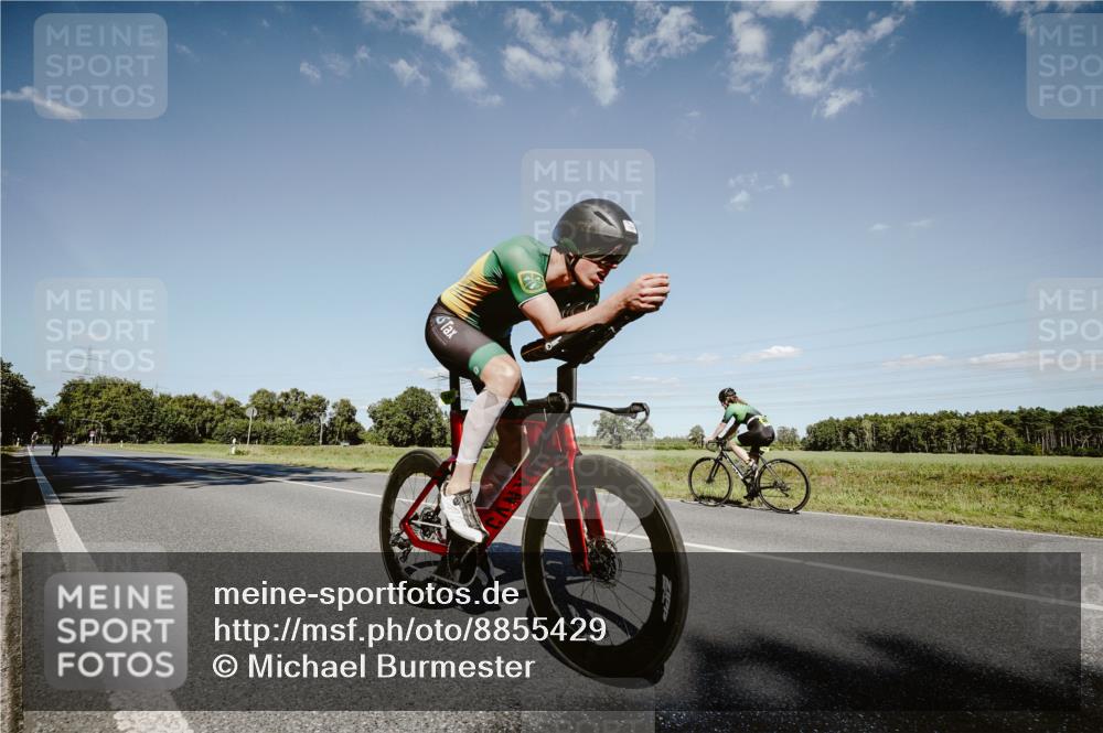 07.09.2025 - 19. Norderstedt Triathlon Michael Burmester http://msf.ph/oto/8855429 07.09.2025 15:12:04 Radfahren 403, 457, 1502 meine-sportfotos.de