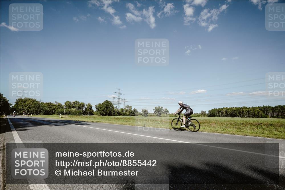 07.09.2025 - 19. Norderstedt Triathlon Michael Burmester http://msf.ph/oto/8855442 07.09.2025 15:12:14 Radfahren 441, 461 meine-sportfotos.de