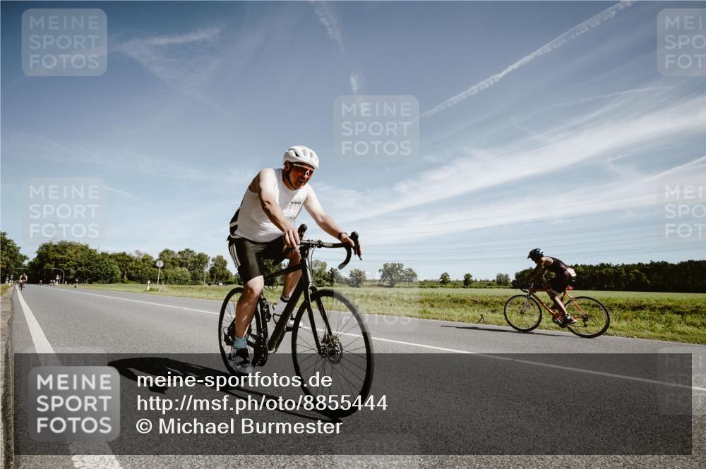 07.09.2025 - 19. Norderstedt Triathlon Michael Burmester http://msf.ph/oto/8855444 07.09.2025 12:07:57 Radfahren 1276 meine-sportfotos.de