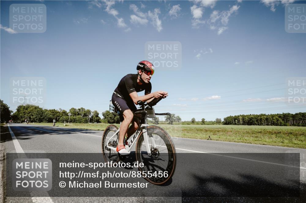 07.09.2025 - 19. Norderstedt Triathlon Michael Burmester http://msf.ph/oto/8855456 07.09.2025 15:12:25 Radfahren 930 meine-sportfotos.de