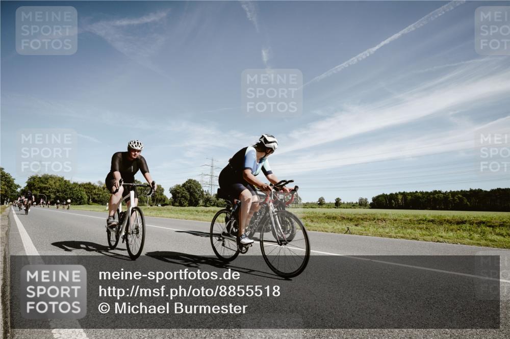 07.09.2025 - 19. Norderstedt Triathlon Michael Burmester http://msf.ph/oto/8855518 07.09.2025 12:08:29 Radfahren 757, 824, 1246, 1367 meine-sportfotos.de