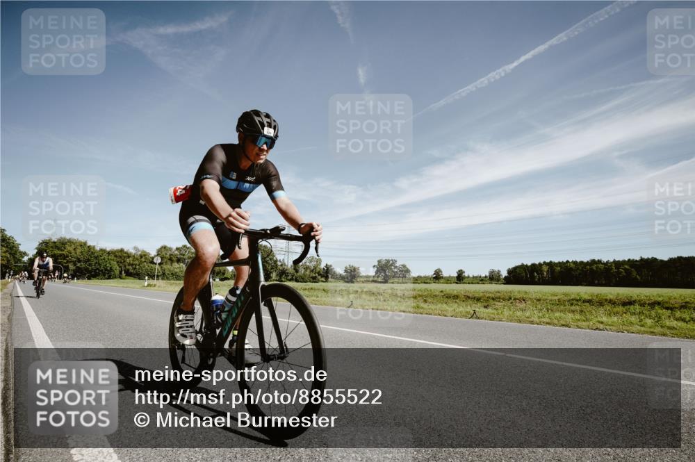 07.09.2025 - 19. Norderstedt Triathlon Michael Burmester http://msf.ph/oto/8855522 07.09.2025 12:08:32 Radfahren 757, 824, 1367, 1371 meine-sportfotos.de