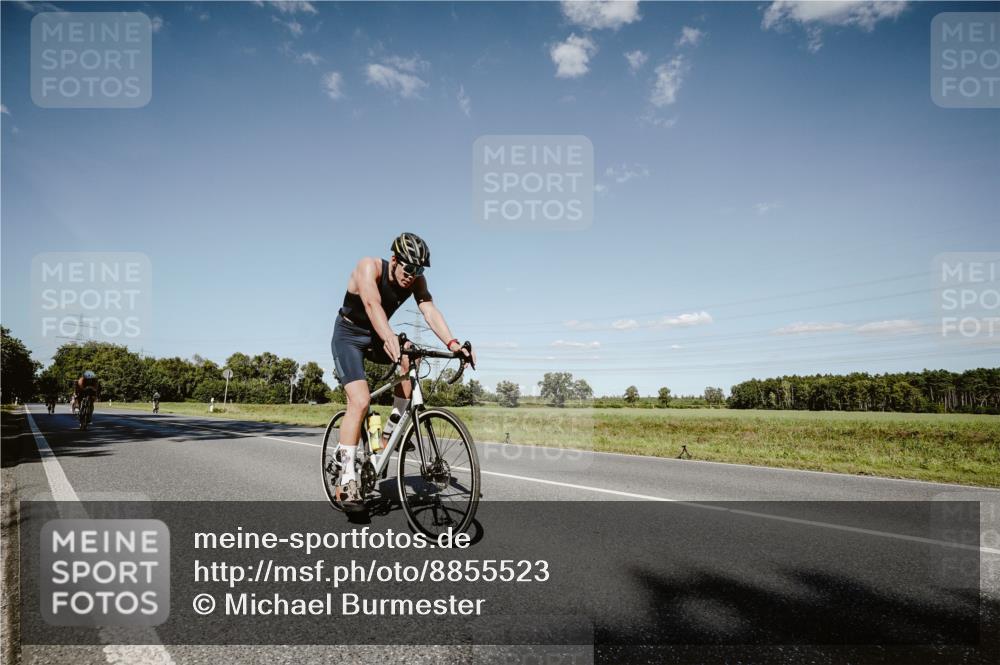 07.09.2025 - 19. Norderstedt Triathlon Michael Burmester http://msf.ph/oto/8855523 07.09.2025 15:13:09 Radfahren 460, 1408 meine-sportfotos.de