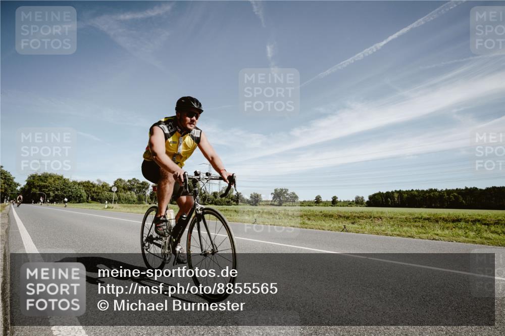 07.09.2025 - 19. Norderstedt Triathlon Michael Burmester http://msf.ph/oto/8855565 07.09.2025 12:08:54 Radfahren 703 meine-sportfotos.de