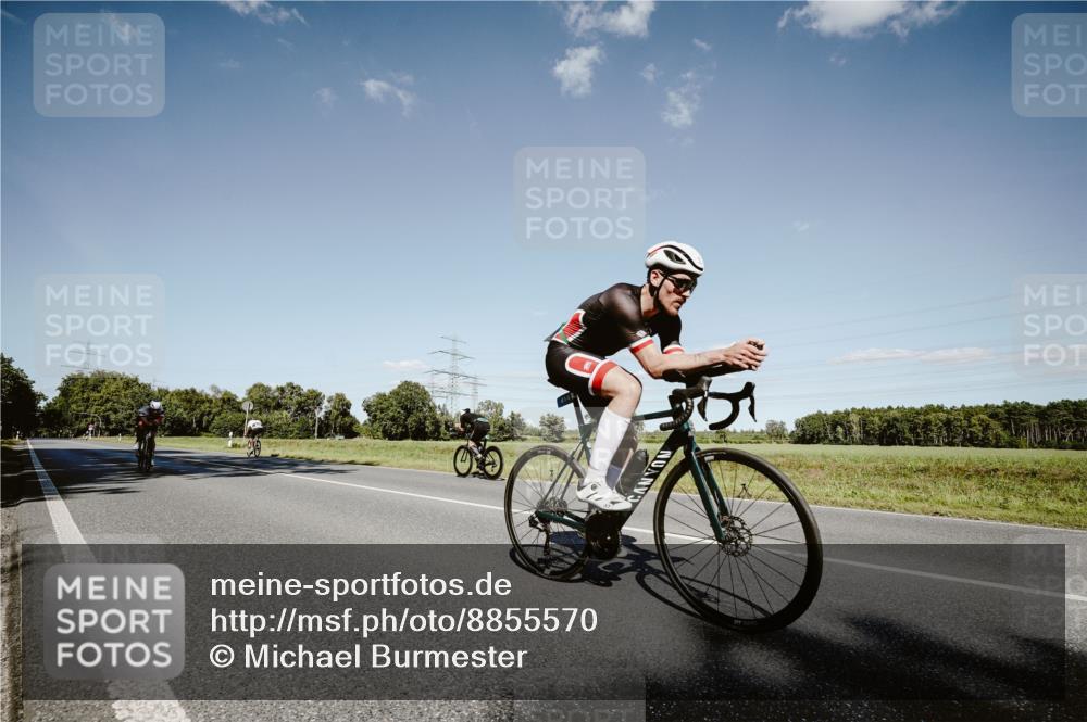 07.09.2025 - 19. Norderstedt Triathlon Michael Burmester http://msf.ph/oto/8855570 07.09.2025 15:13:35 Radfahren 414, 446, 896, 1414, 1532 meine-sportfotos.de