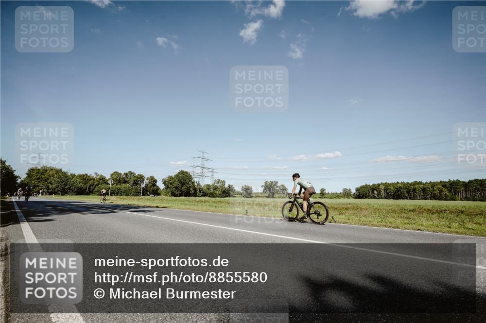 07.09.2025 - 19. Norderstedt Triathlon Michael Burmester http://msf.ph/oto/8855580 07.09.2025 15:13:45 Radfahren 1530 meine-sportfotos.de