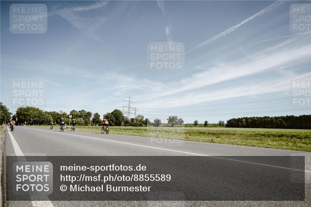 07.09.2025 - 19. Norderstedt Triathlon Michael Burmester http://msf.ph/oto/8855589 07.09.2025 12:09:03 Radfahren 725, 779, 1290 meine-sportfotos.de