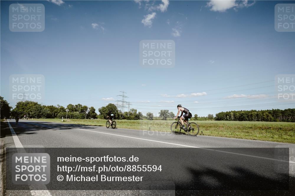 07.09.2025 - 19. Norderstedt Triathlon Michael Burmester http://msf.ph/oto/8855594 07.09.2025 15:13:54 Radfahren 443 meine-sportfotos.de