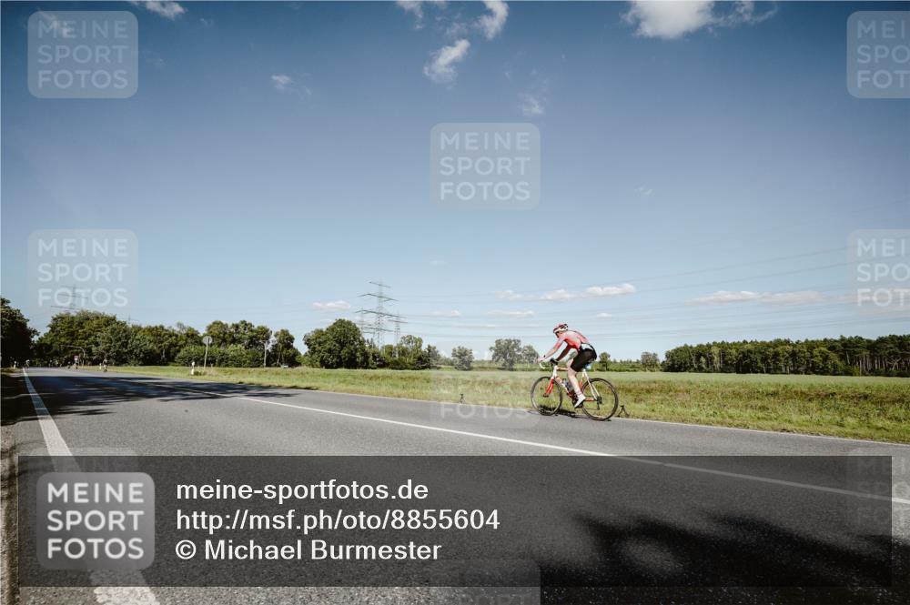 07.09.2025 - 19. Norderstedt Triathlon Michael Burmester http://msf.ph/oto/8855604 07.09.2025 15:14:03 Radfahren 1505 meine-sportfotos.de