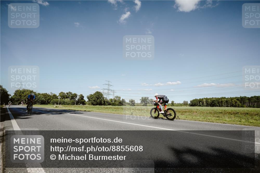 07.09.2025 - 19. Norderstedt Triathlon Michael Burmester http://msf.ph/oto/8855608 07.09.2025 15:14:13 Radfahren 425 meine-sportfotos.de