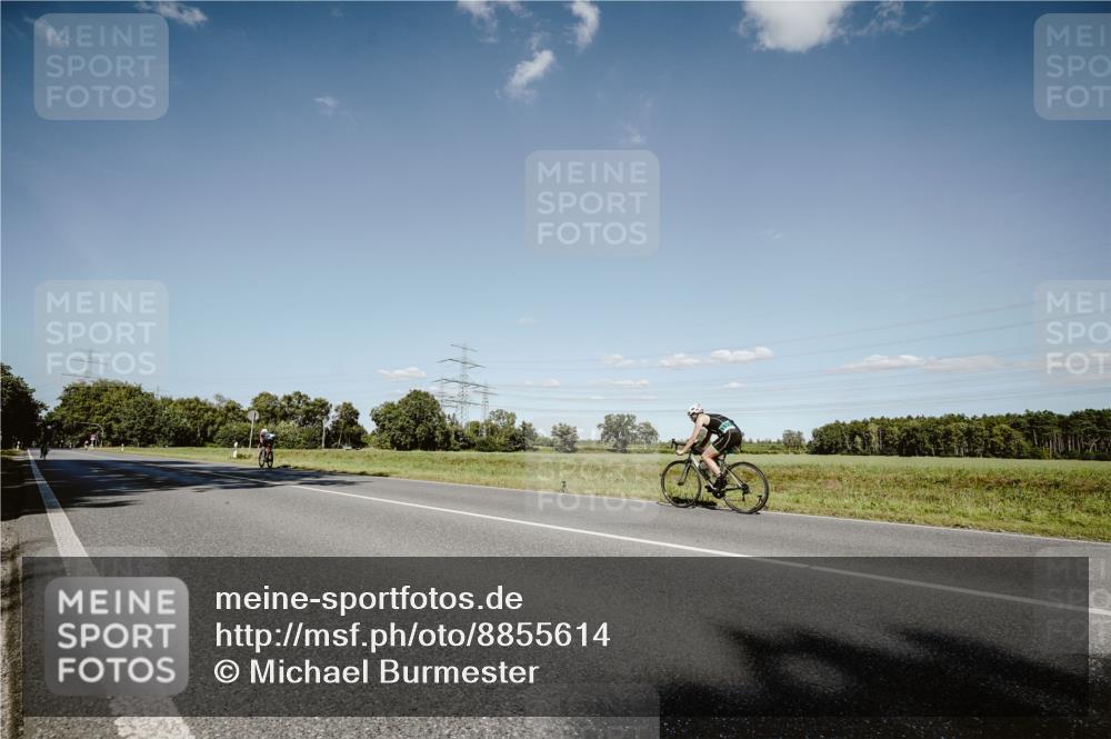 07.09.2025 - 19. Norderstedt Triathlon Michael Burmester http://msf.ph/oto/8855614 07.09.2025 15:14:15 Radfahren 425 meine-sportfotos.de
