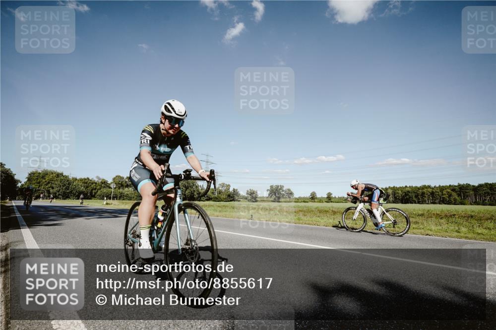 07.09.2025 - 19. Norderstedt Triathlon Michael Burmester http://msf.ph/oto/8855617 07.09.2025 15:14:19 Radfahren 1481, 1485 meine-sportfotos.de