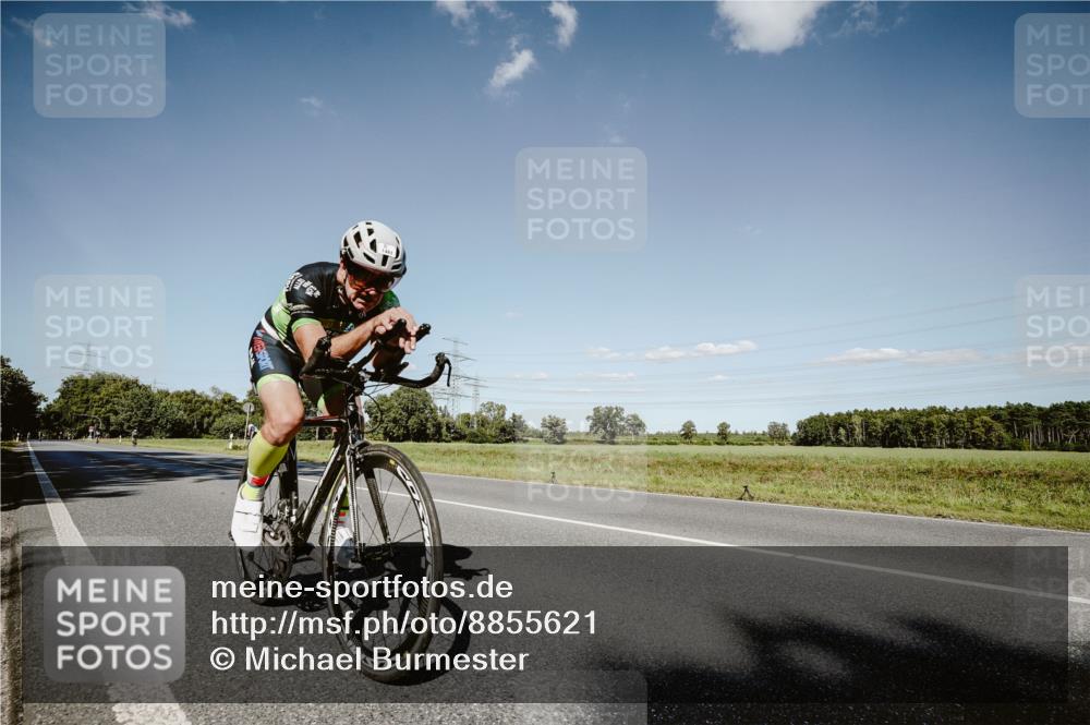 07.09.2025 - 19. Norderstedt Triathlon Michael Burmester http://msf.ph/oto/8855621 07.09.2025 15:14:22 Radfahren 1481, 1485 meine-sportfotos.de