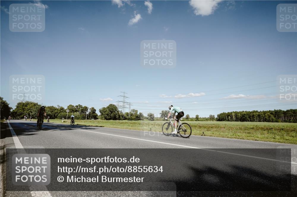 07.09.2025 - 19. Norderstedt Triathlon Michael Burmester http://msf.ph/oto/8855634 07.09.2025 15:14:32 Radfahren 476 meine-sportfotos.de