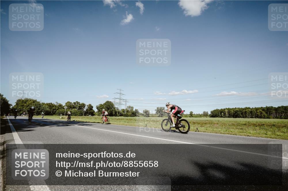 07.09.2025 - 19. Norderstedt Triathlon Michael Burmester http://msf.ph/oto/8855658 07.09.2025 15:14:42 Radfahren 450, 939, 1539 meine-sportfotos.de