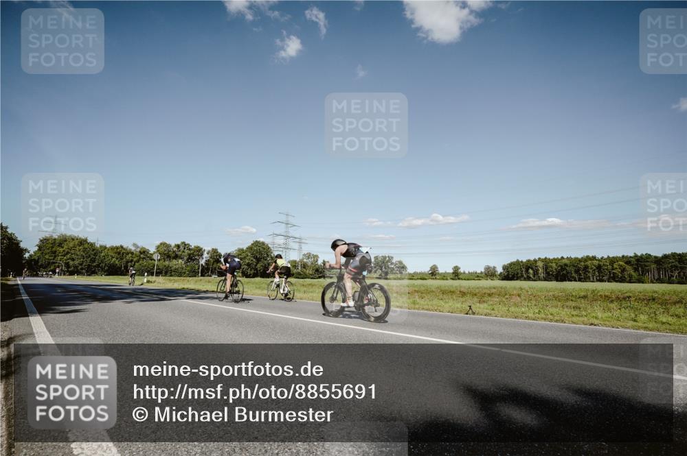 07.09.2025 - 19. Norderstedt Triathlon Michael Burmester http://msf.ph/oto/8855691 07.09.2025 15:14:59 Radfahren 1531 meine-sportfotos.de