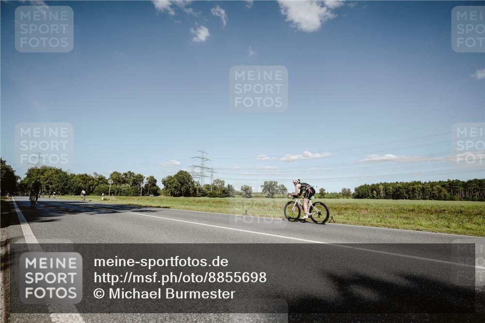 07.09.2025 - 19. Norderstedt Triathlon Michael Burmester http://msf.ph/oto/8855698 07.09.2025 15:15:05 Radfahren 1422 meine-sportfotos.de