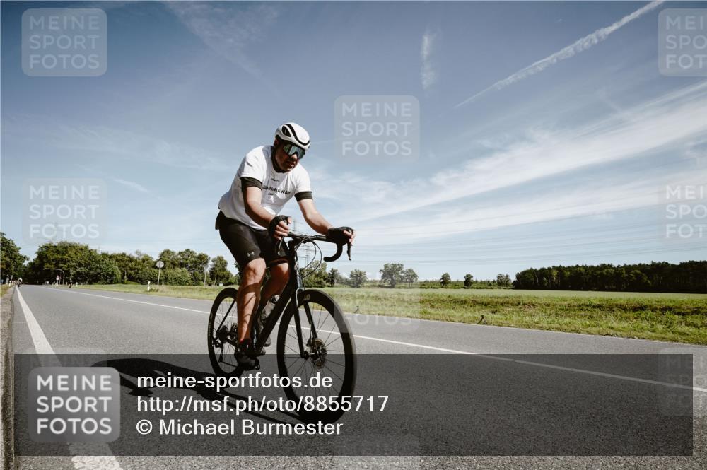 07.09.2025 - 19. Norderstedt Triathlon Michael Burmester http://msf.ph/oto/8855717 07.09.2025 12:10:41 Radfahren 827 meine-sportfotos.de