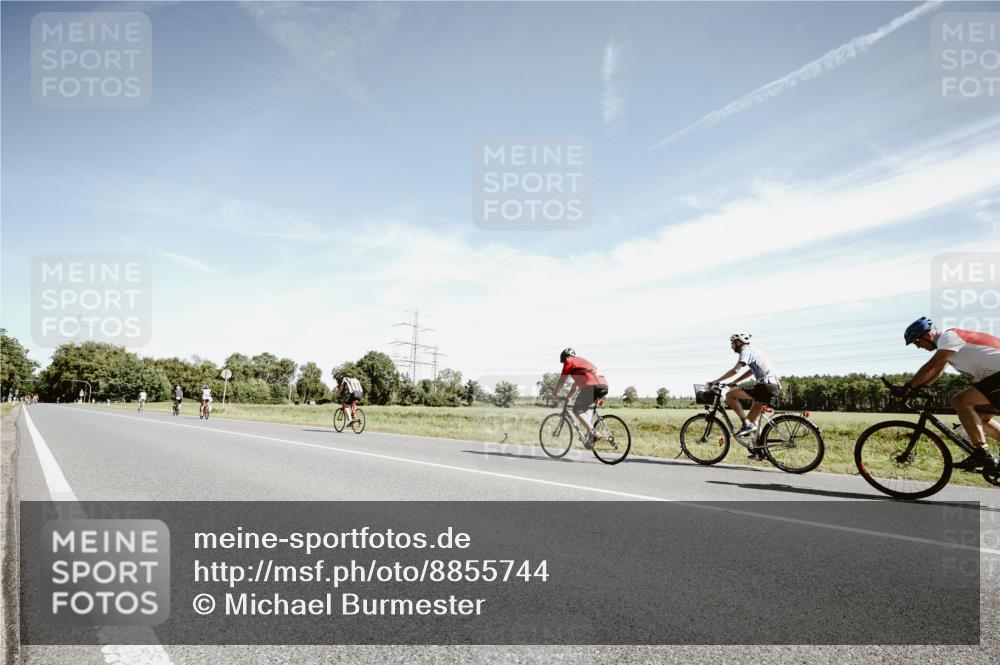 07.09.2025 - 19. Norderstedt Triathlon Michael Burmester http://msf.ph/oto/8855744 07.09.2025 12:10:50 Radfahren 856 meine-sportfotos.de