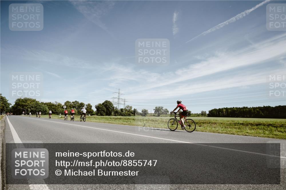 07.09.2025 - 19. Norderstedt Triathlon Michael Burmester http://msf.ph/oto/8855747 07.09.2025 12:10:52 Radfahren 856 meine-sportfotos.de