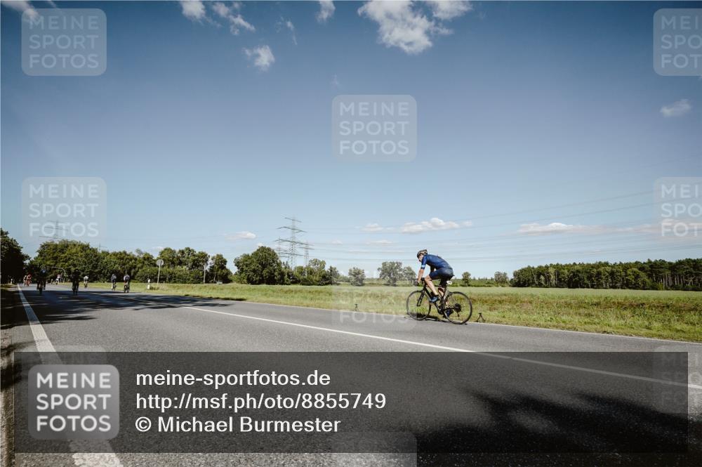 07.09.2025 - 19. Norderstedt Triathlon Michael Burmester http://msf.ph/oto/8855749 07.09.2025 15:15:37 Radfahren 379, 444, 465 meine-sportfotos.de
