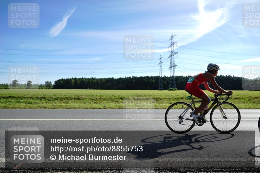 07.09.2025 - 19. Norderstedt Triathlon Michael Burmester http://msf.ph/oto/8855753 07.09.2025 10:38:23 Radfahren 112, 672, 690 meine-sportfotos.de
