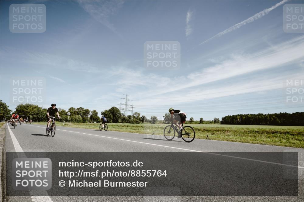 07.09.2025 - 19. Norderstedt Triathlon Michael Burmester http://msf.ph/oto/8855764 07.09.2025 12:11:03 Radfahren 830, 1349 meine-sportfotos.de