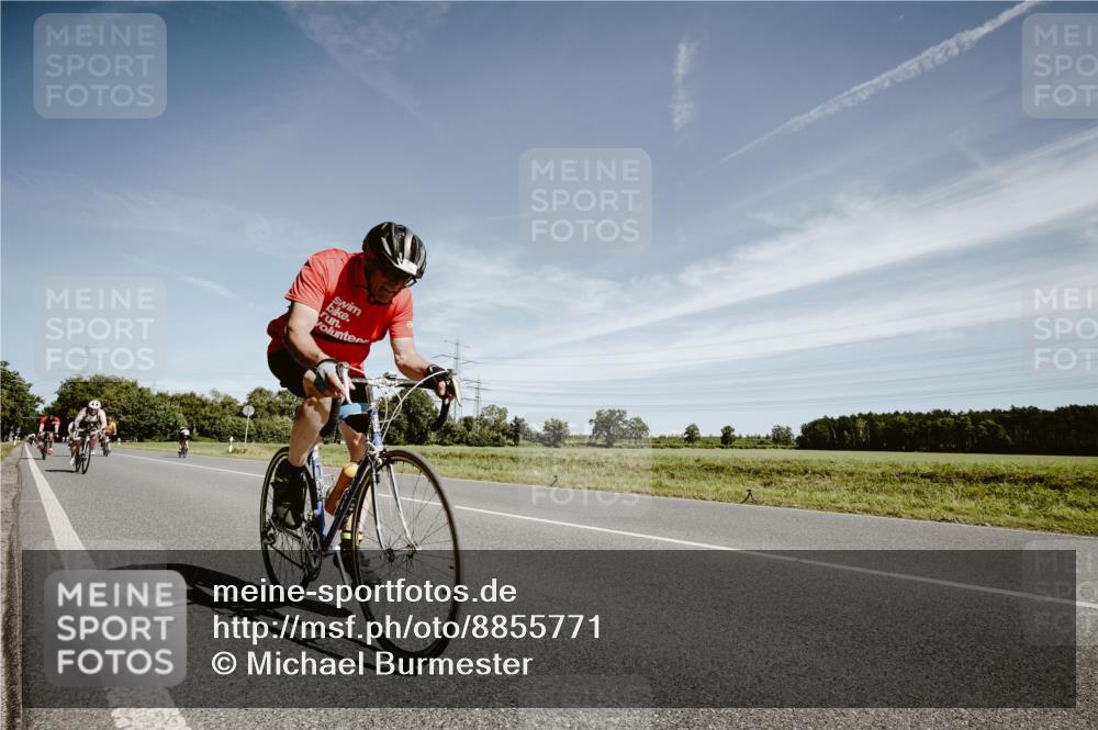 07.09.2025 - 19. Norderstedt Triathlon Michael Burmester http://msf.ph/oto/8855771 07.09.2025 12:11:06 Radfahren 259, 830, 857, 1349 meine-sportfotos.de