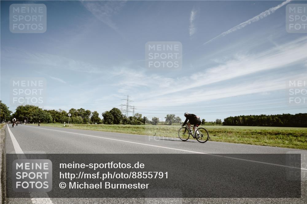 07.09.2025 - 19. Norderstedt Triathlon Michael Burmester http://msf.ph/oto/8855791 07.09.2025 12:11:12 Radfahren 234, 762, 857 meine-sportfotos.de