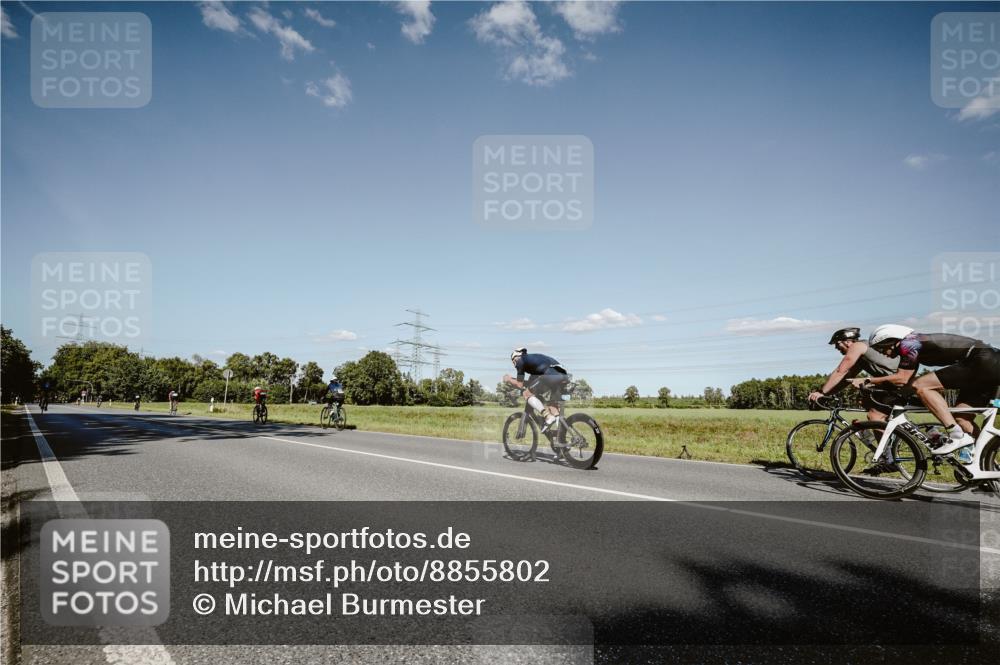 07.09.2025 - 19. Norderstedt Triathlon Michael Burmester http://msf.ph/oto/8855802 07.09.2025 15:16:09 Radfahren 909 meine-sportfotos.de