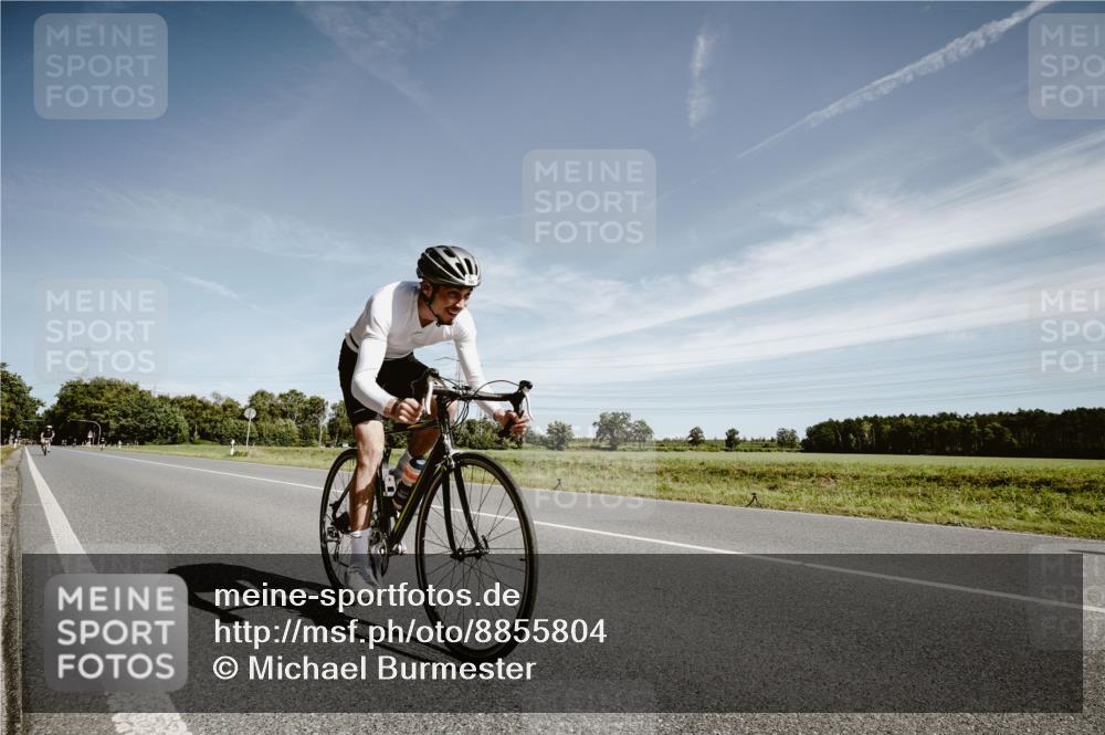 07.09.2025 - 19. Norderstedt Triathlon Michael Burmester http://msf.ph/oto/8855804 07.09.2025 12:11:21 Radfahren 165 meine-sportfotos.de