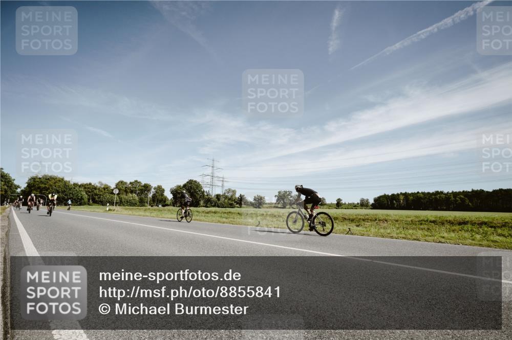 07.09.2025 - 19. Norderstedt Triathlon Michael Burmester http://msf.ph/oto/8855841 07.09.2025 12:11:48 Radfahren 1351 meine-sportfotos.de
