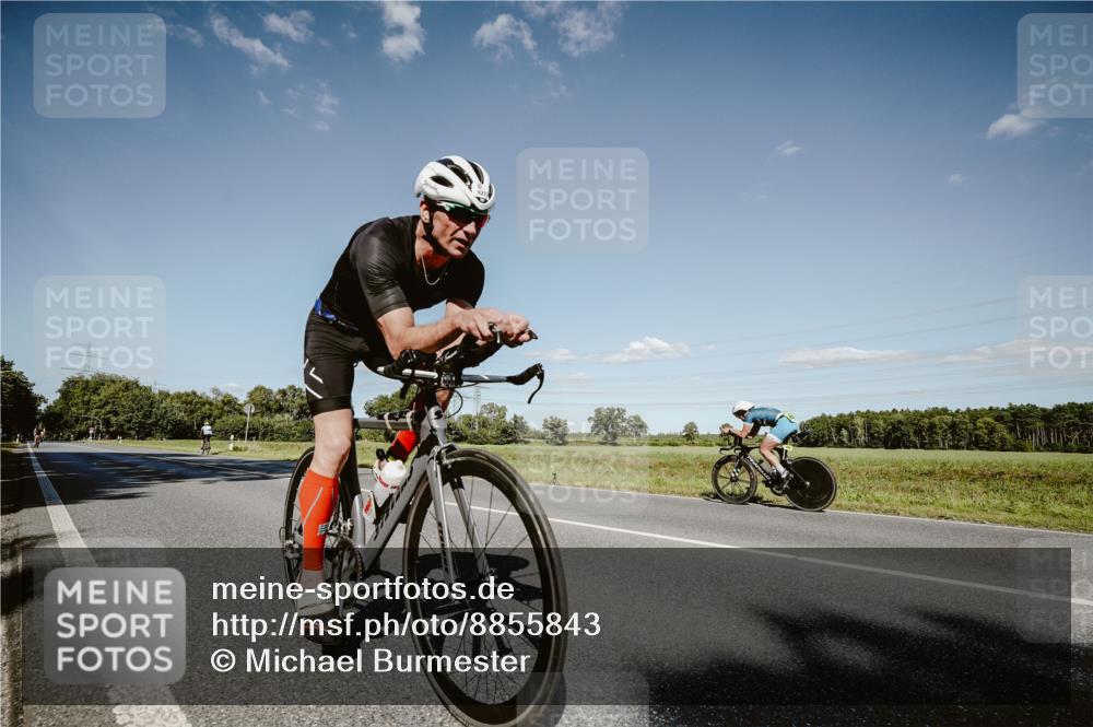 07.09.2025 - 19. Norderstedt Triathlon Michael Burmester http://msf.ph/oto/8855843 07.09.2025 15:16:44 Radfahren 885, 927 meine-sportfotos.de