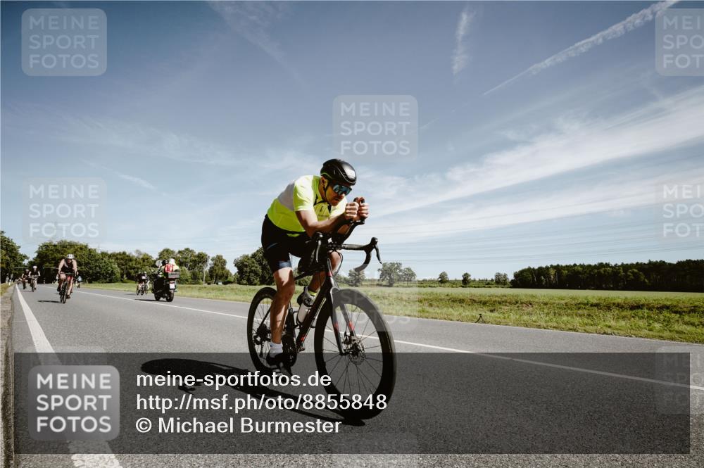 07.09.2025 - 19. Norderstedt Triathlon Michael Burmester http://msf.ph/oto/8855848 07.09.2025 12:11:50 Radfahren 1350, 1351, 1381 meine-sportfotos.de