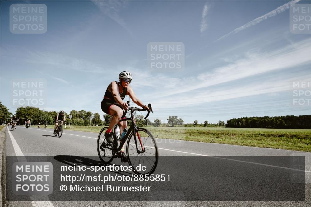 07.09.2025 - 19. Norderstedt Triathlon Michael Burmester http://msf.ph/oto/8855851 07.09.2025 12:11:52 Radfahren 1350, 1351, 1381 meine-sportfotos.de