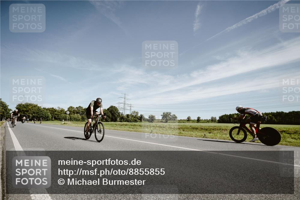07.09.2025 - 19. Norderstedt Triathlon Michael Burmester http://msf.ph/oto/8855855 07.09.2025 12:11:52 Radfahren 1350, 1351, 1381 meine-sportfotos.de