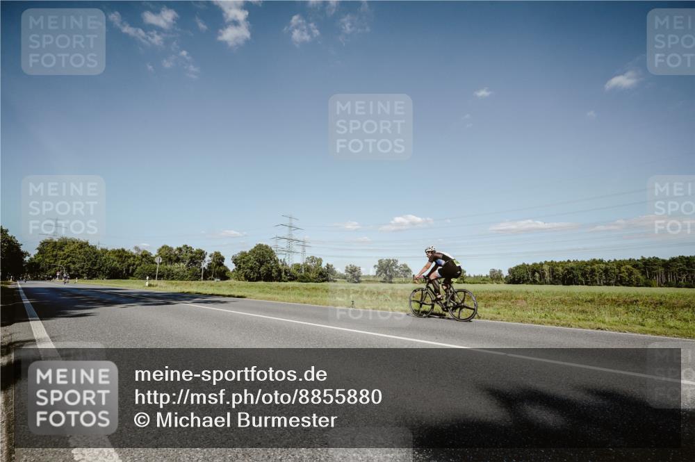 07.09.2025 - 19. Norderstedt Triathlon Michael Burmester http://msf.ph/oto/8855880 07.09.2025 15:17:06 Radfahren  meine-sportfotos.de
