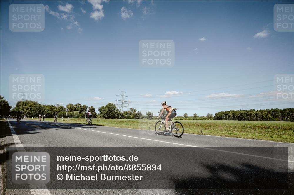 07.09.2025 - 19. Norderstedt Triathlon Michael Burmester http://msf.ph/oto/8855894 07.09.2025 15:17:10 Radfahren 1415 meine-sportfotos.de