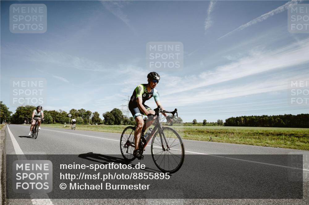 07.09.2025 - 19. Norderstedt Triathlon Michael Burmester http://msf.ph/oto/8855895 07.09.2025 12:12:17 Radfahren 248, 261 meine-sportfotos.de