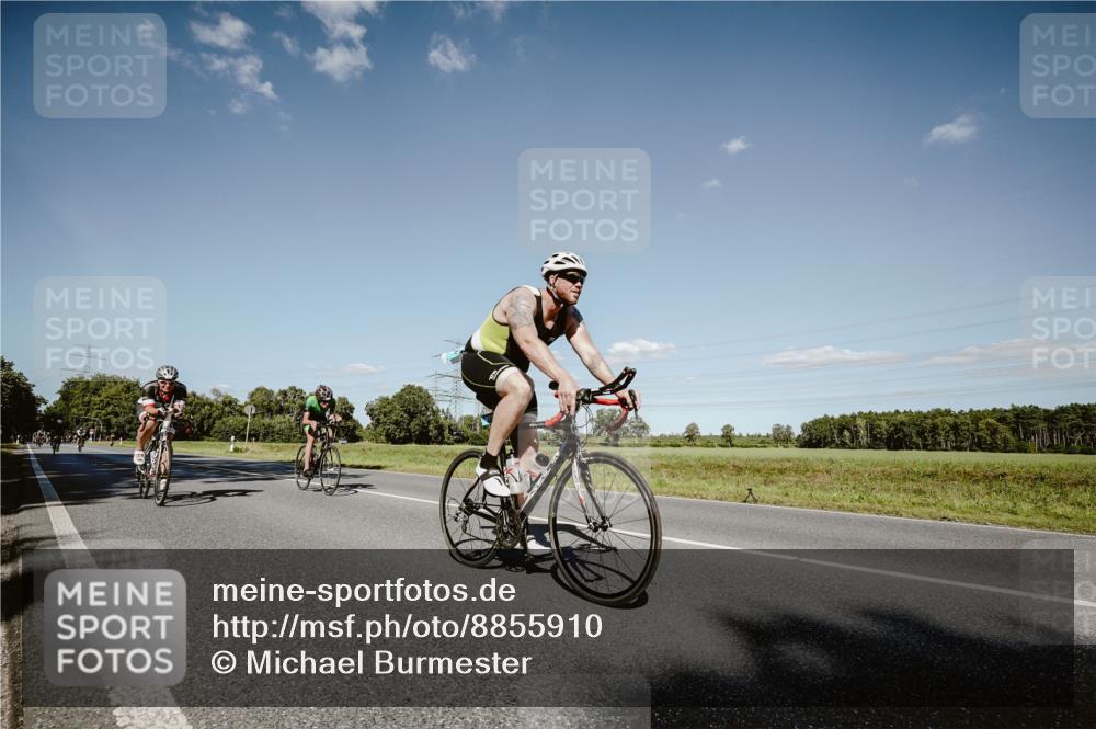 07.09.2025 - 19. Norderstedt Triathlon Michael Burmester http://msf.ph/oto/8855910 07.09.2025 15:17:25 Radfahren 396, 445, 467, 871, 938 meine-sportfotos.de