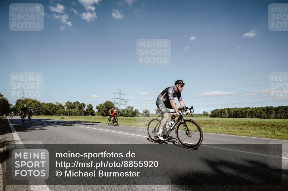 07.09.2025 - 19. Norderstedt Triathlon Michael Burmester http://msf.ph/oto/8855920 07.09.2025 15:17:27 Radfahren 396, 445, 448, 467, 871, 938 meine-sportfotos.de