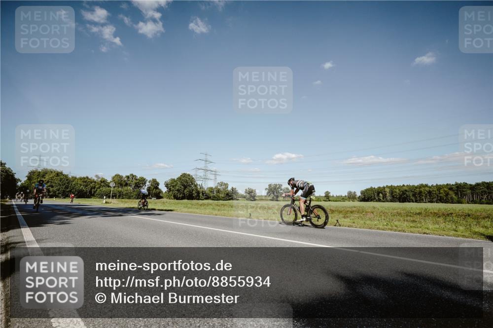 07.09.2025 - 19. Norderstedt Triathlon Michael Burmester http://msf.ph/oto/8855934 07.09.2025 15:17:30 Radfahren 396, 407, 448 meine-sportfotos.de